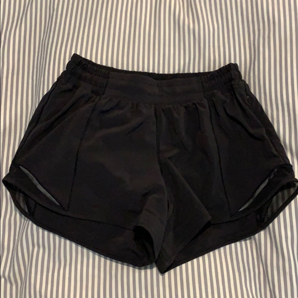Lululemon Hotty Hot Shorts 4”